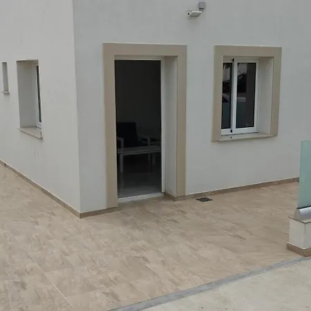 Two-Bedroom Luxury Apartment Paralimni Exterior photo