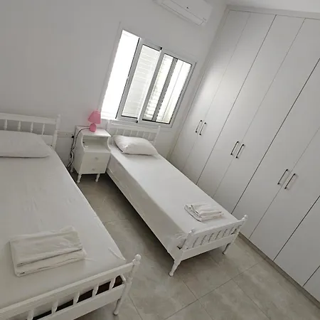 Two-Bedroom Luxury Apartment Paralimni Exterior photo