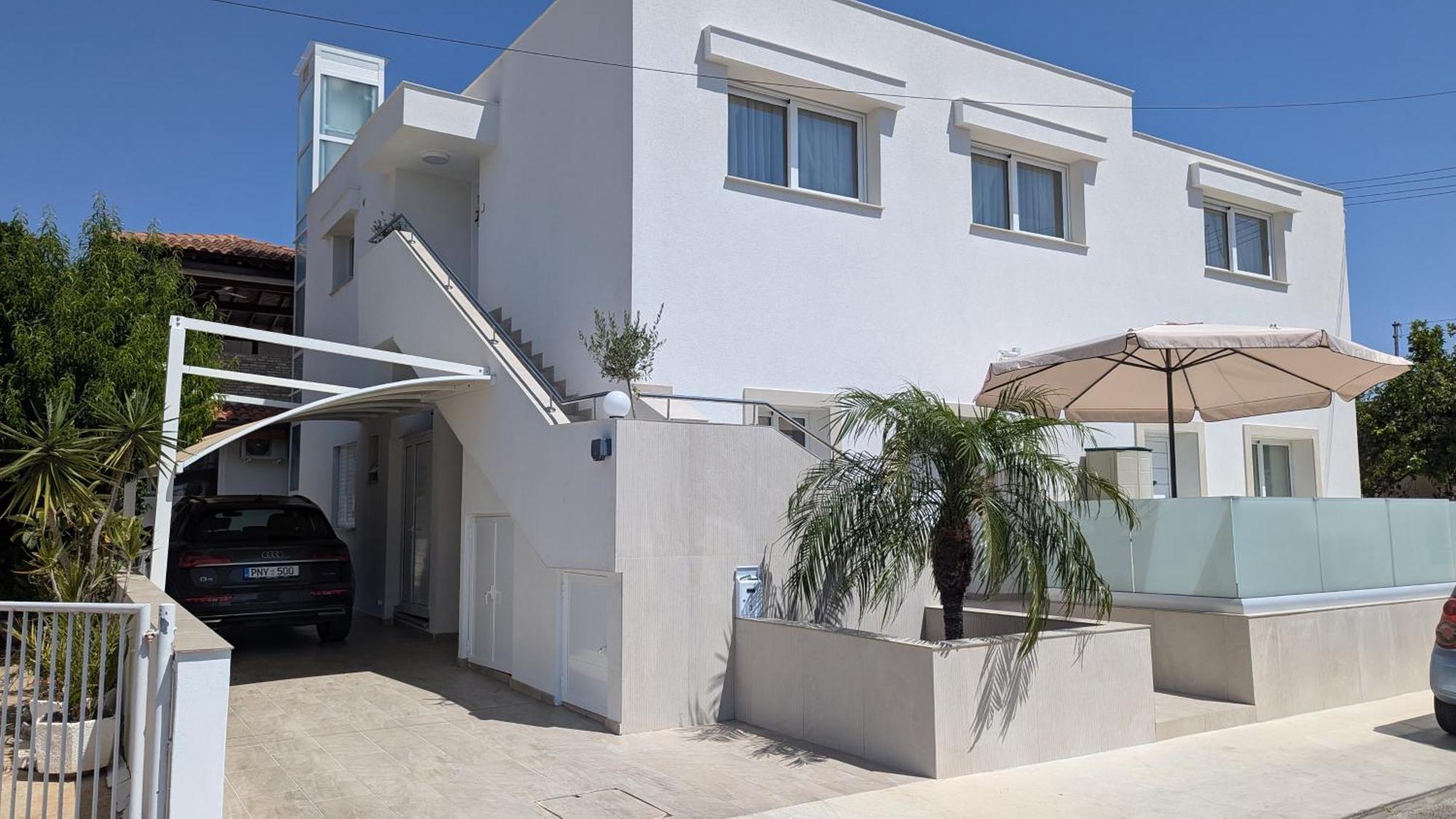Two-bedroom Luxury Apartment Paralimni